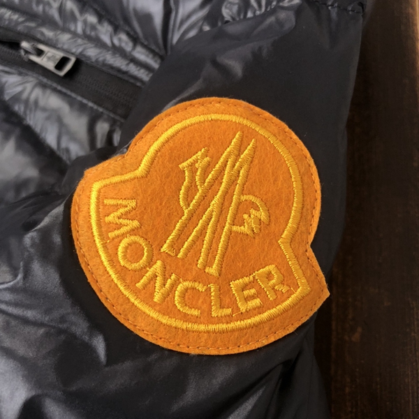 ハイクオリティダウンジャケット側面デザイン